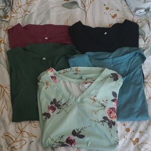 Lot of 5 Unbranded Womens Tees